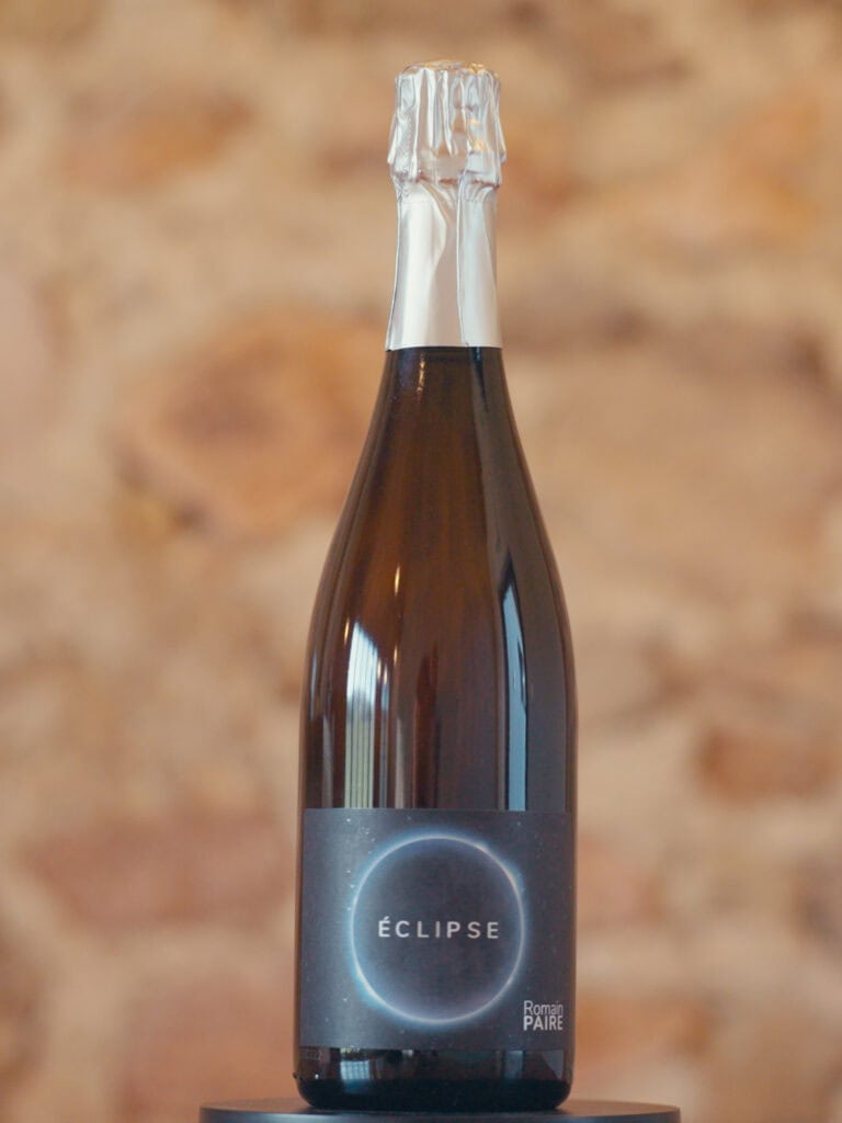 Visuel illustrant la cuvée Eclipse, de Romain Paire du Domaine des Pothiers. Vin mousseux rosé (méthode ancestrale) à base de 80% gamay Beaujolais et 20% de Gamay Saint Romain