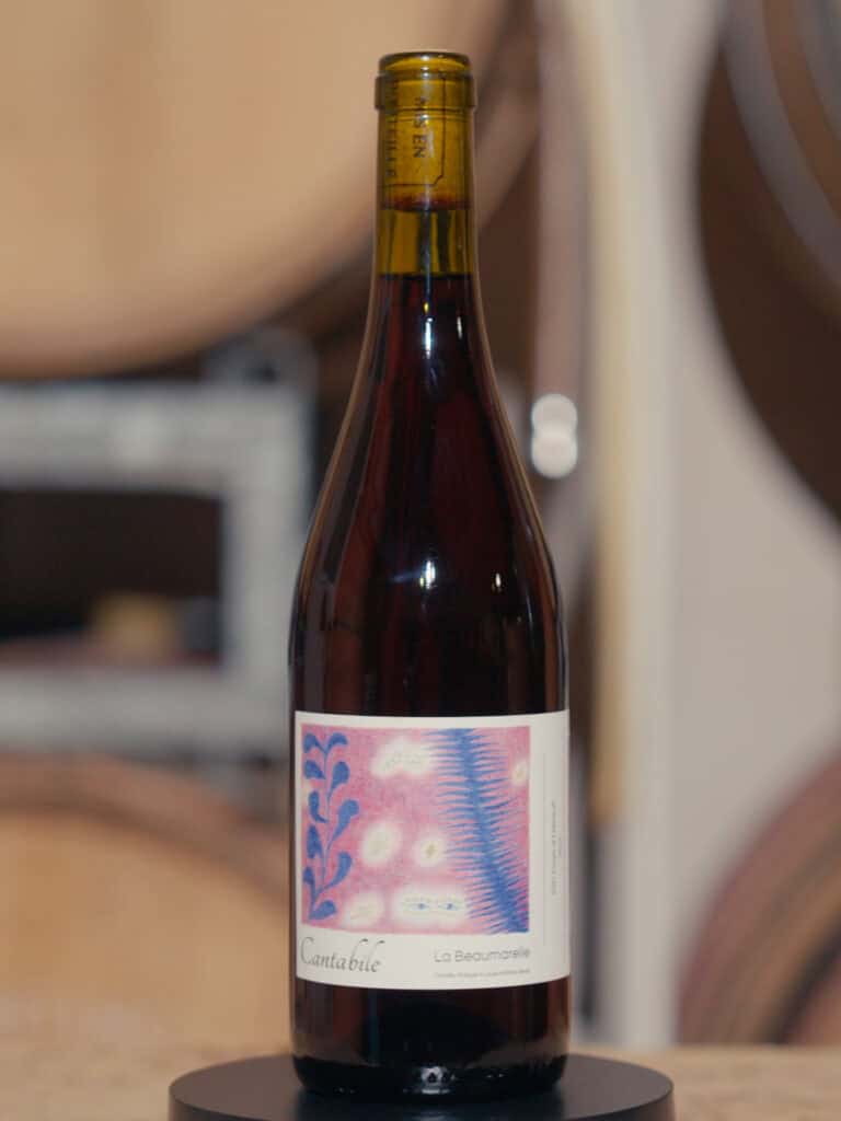 visuel illustrant la cuvée Cantabile, du domaine La Beaumarelle. Un IGP-Pays de l'Hérault avec un assemblage de Pinot Noir et de Merlot.