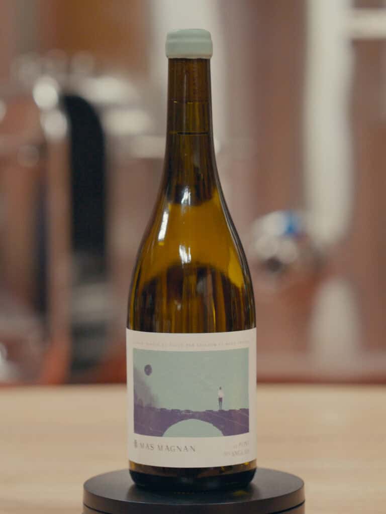 visuel illustrant la cuvée du domaine Mas Magna, nommée: Le Pont des Anglais. IGP Vin de l'Hérault : un assemblage de Sauvignon Blanc, Vermentino et Colombard